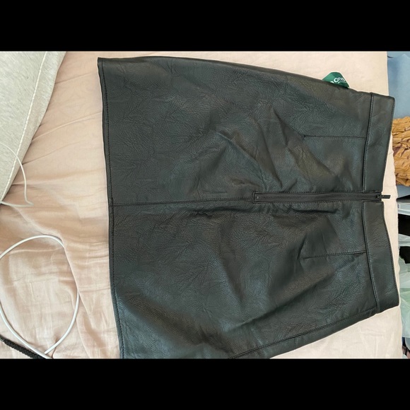 Leather Aline mini skirt - Picture 2 of 2